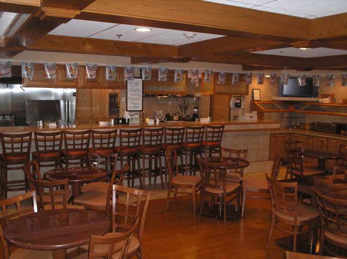 Food & Drinks 5, Carlton Lodge Adrian, Lenawee