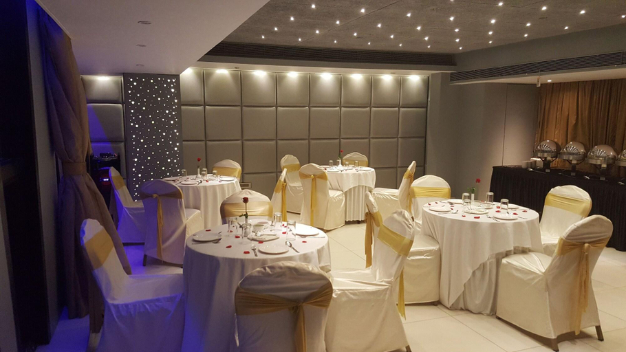 Food & Drinks 5, Dragonfly Hotel The Art Hotel, Mumbai Suburban