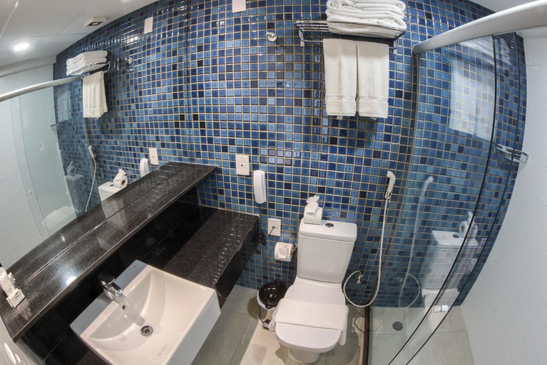 Bathroom, Marante Executive Hotel, Recife