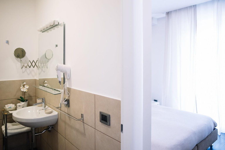 Bathroom 4, Bed and Breakfast Hotei, Catania