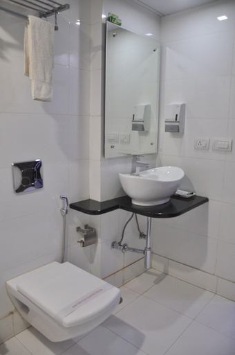 Bathroom 4, Hotel Stay Well Dx, Delhi