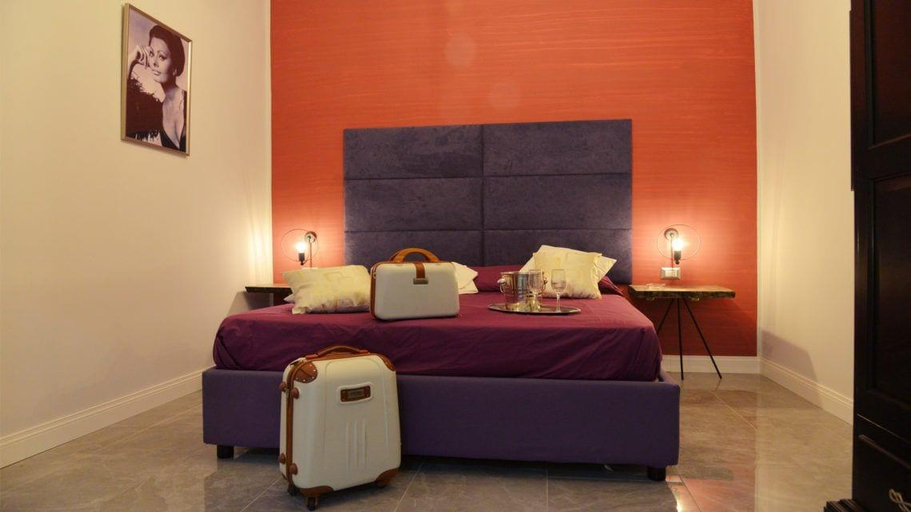 Bedroom 3, Chiaia Roof, Napoli