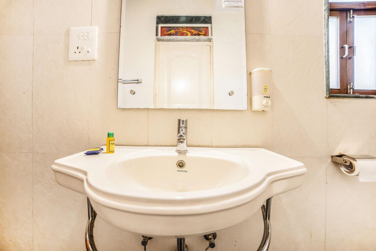 Bathroom 4, FabHotel East Field Homes, Airport Road, Pune