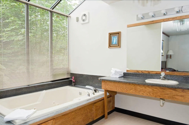 Bathroom 4, Sequim Bay Lodge, Clallam