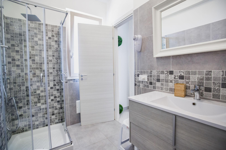 Bathroom 5, Belvedere Rent Rooms, Palermo