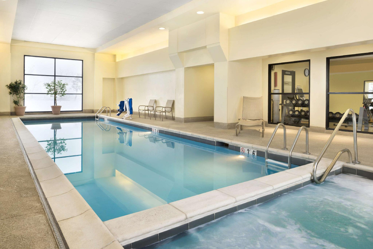 Sport & Beauty 3, DoubleTree by Hilton Milwaukee - Brookfiel, Waukesha