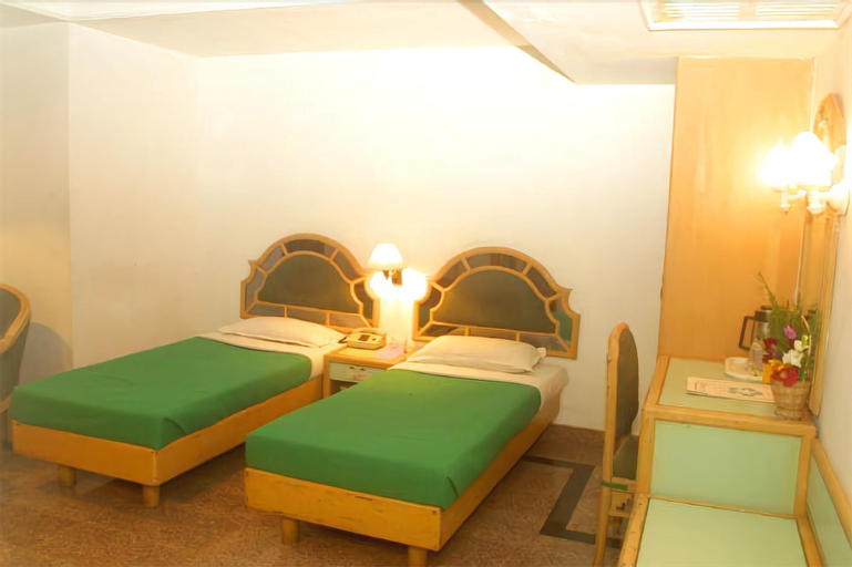 Bedroom 2, Hotel Maurya International, Chennai