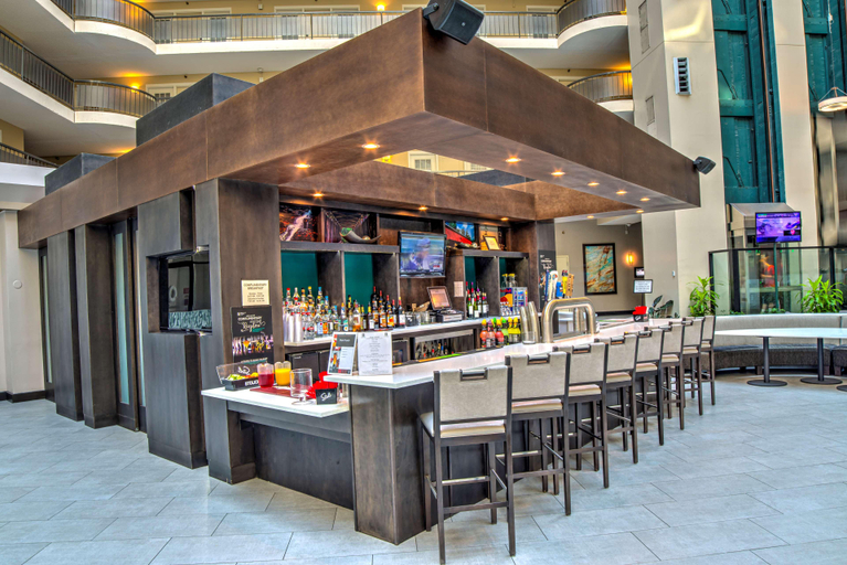 Food & Drinks 5, Embassy Suites by Hilton Indianapolis North, Indianapolis