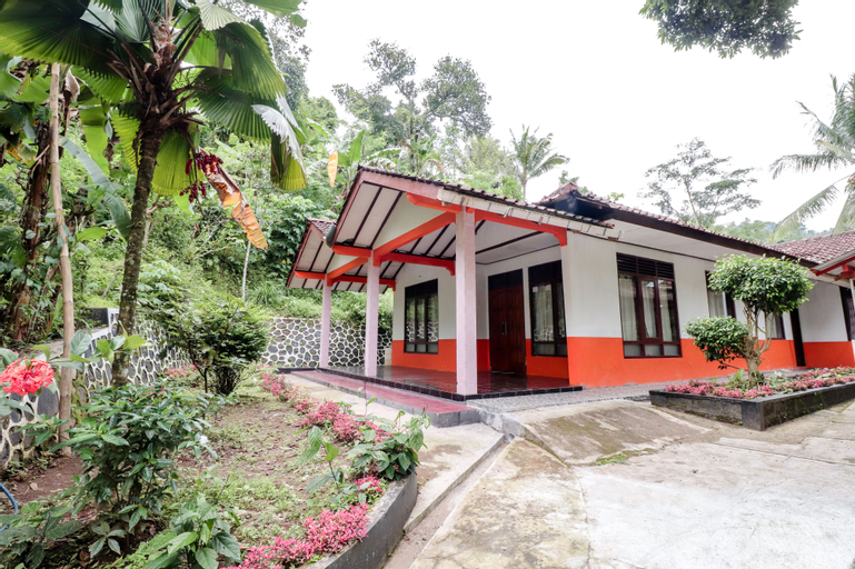 Exterior & Views 2, Narendra Homestay by ZUZU, Sleman