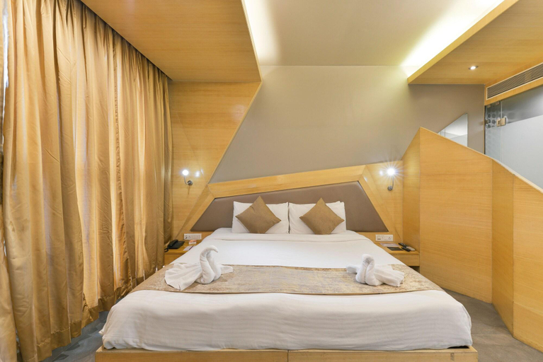 Bedroom 2, Dragonfly Hotel The Art Hotel, Mumbai Suburban