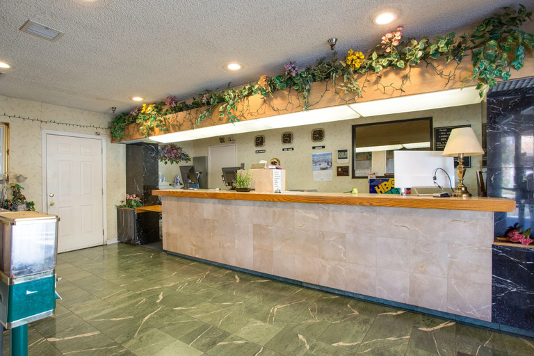 Public Area 2, Best Whittier Inn, Los Angeles