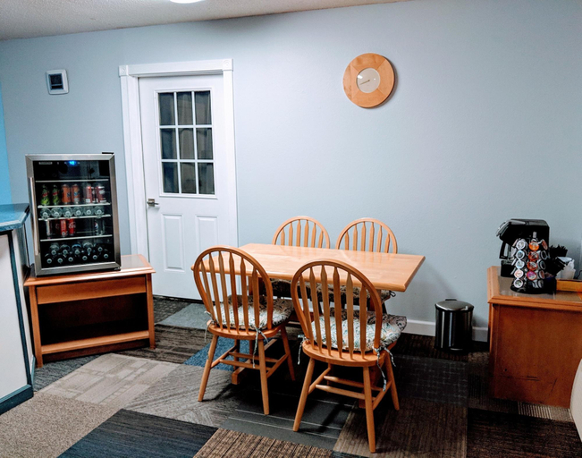 Others 5, Executive Inn, Carroll