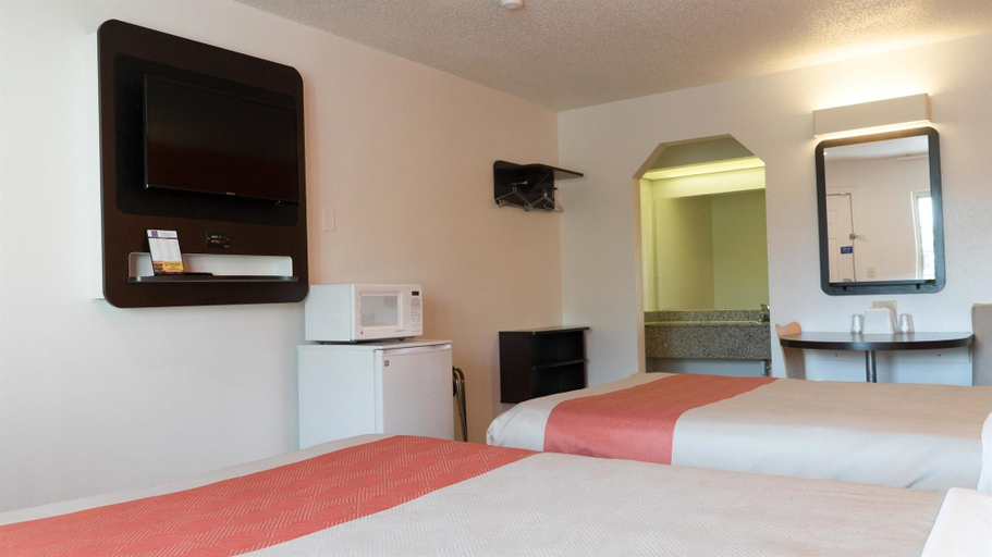 Bedroom 3, Motel 6 Lafayette, IN, Tippecanoe