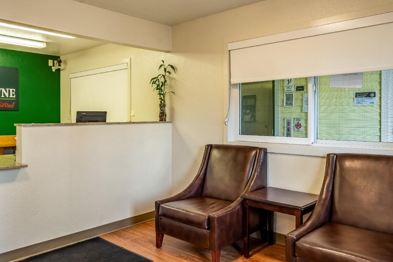 Public Area 2, HomeTowne Studios By Red Roof Eugene - Springfield, Lane