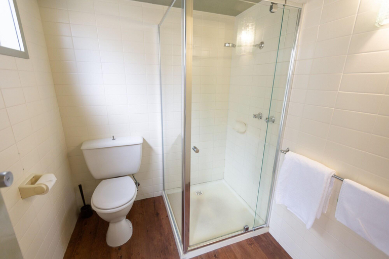 Bathroom 4, Morwell Motel, Latrobe - Morwell