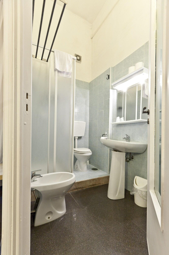 Bathroom 5, MediNaples, Napoli