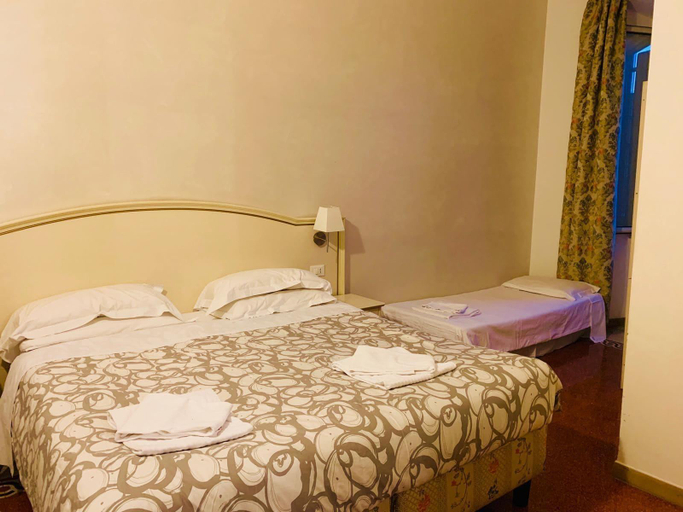 Bedroom 2, St. Peter Central Rooms B&B, Rome