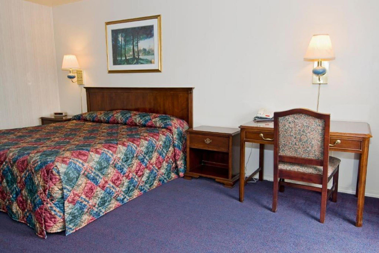 Bedroom 3, Sequim Bay Lodge, Clallam
