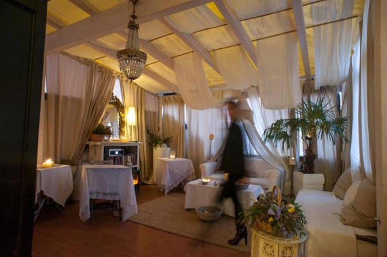 Public Area 4, Les Chambres de Amelie B&B, Bologna