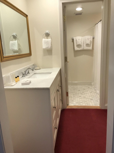 Bathroom 4, America`s Cup Inn, Newport