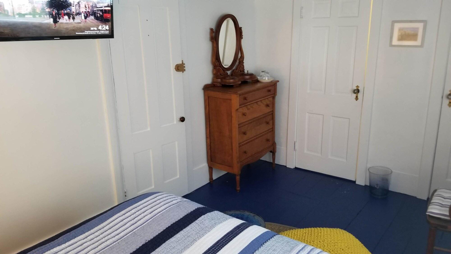 Bedroom 3, Inn on Main Hotel, Monmouth