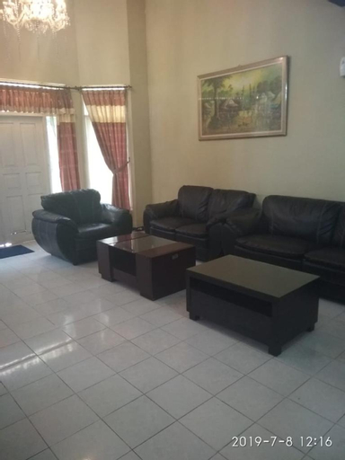 Villa Bahtera Tugu Puncak 5BR 15Pax, Bogor