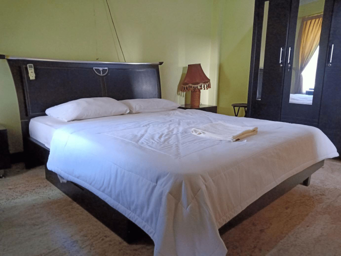 Bedroom 1, OYO 3302 Amazon Waterpark Syariah, Sukabumi