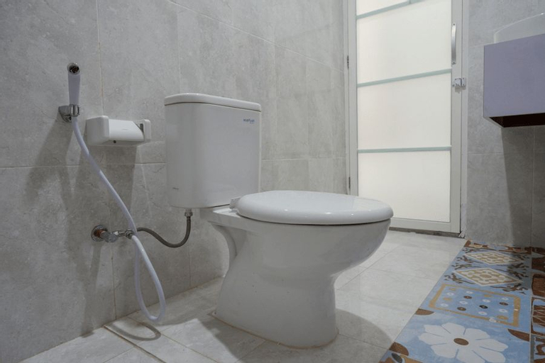 Bathroom 11