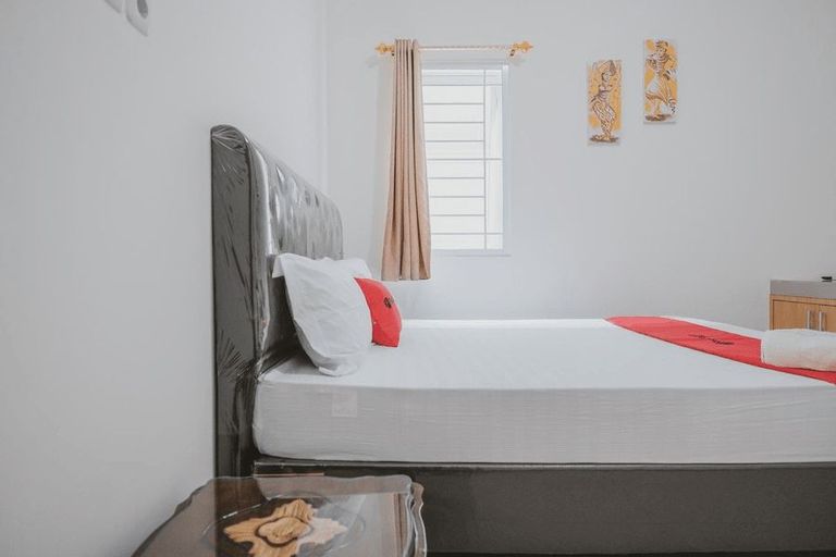 Bedroom 4, RedDoorz Syariah near Pahoman Lampung, Bandar Lampung