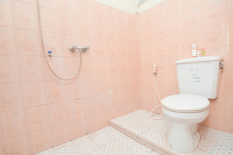 OYO 1232 Hotel Basra, Tuban