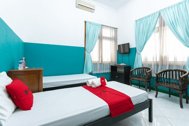 RedDoorz Syariah near Alun Alun Magelang, Magelang