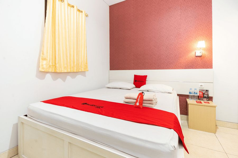 Bedroom 5, RedDoorz Plus @ Jalan Pumorow Manado, Manado