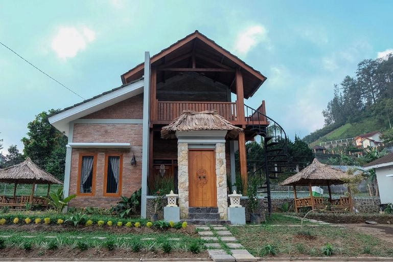 Kampoeng Bali Villa, Karanganyar