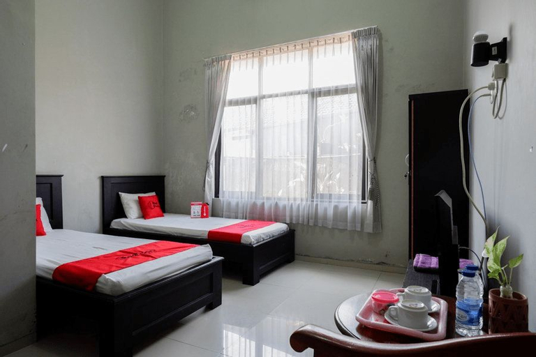 RedDoorz Syariah near Menara Kudus, Kudus