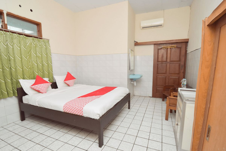 OYO 1232 Hotel Basra, Tuban