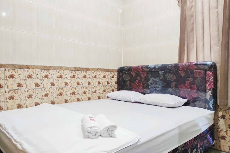 Bedroom 5, Queen Asri Mitra RedDoorz, Kediri