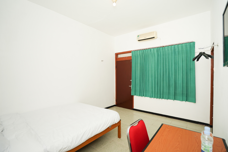 Bedroom 5, Merapi Inn Syariah by ecommerceloka, Surabaya