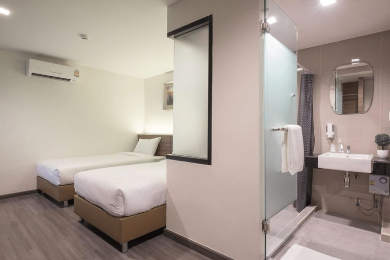 Bedroom 3, Sovereign Group Hotel at Pratunam, Ratchathewi