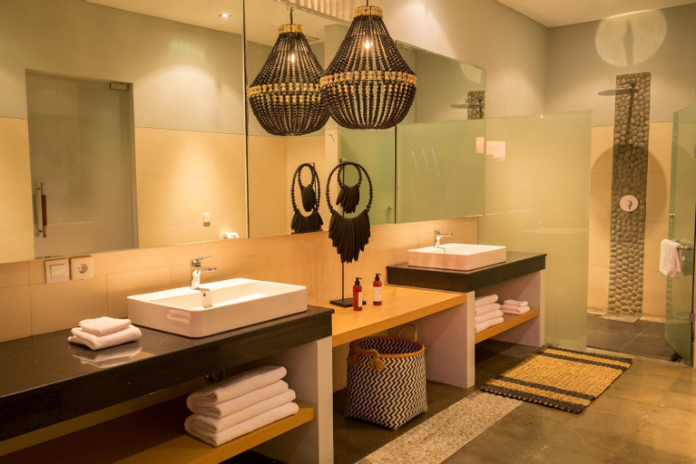 Bathroom 4