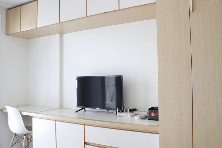 Others 2, Relaxing Studio Apartment at Parahyangan Residence with Mountain View By Travelio, Bandung