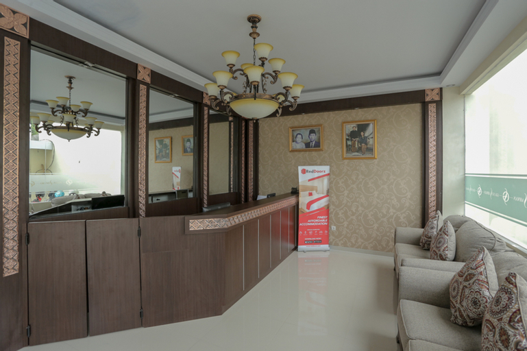 Public Area 2, RedDoorz Plus near Solo Paragon Mall, Solo