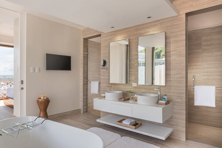Bathroom 5, Crimson Resort and Spa Boracay, Malay