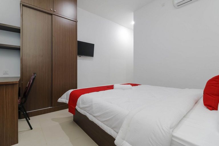 RedDoorz Plus near Kepri Mall, Batam