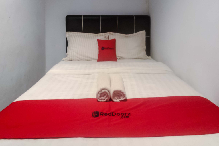 RedDoorz near Cideng 2, Central Jakarta