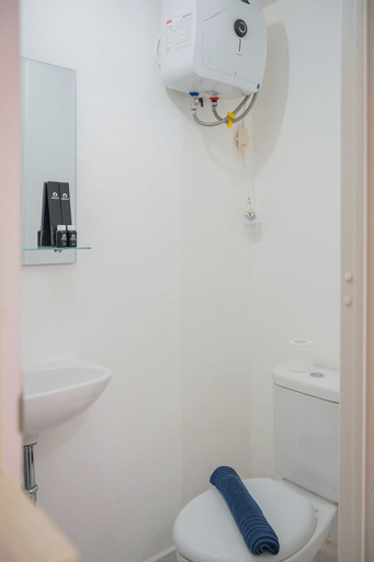 Super Cozy Studio Apartment at Aeropolis Residence 3 By Travelio, Tangerang