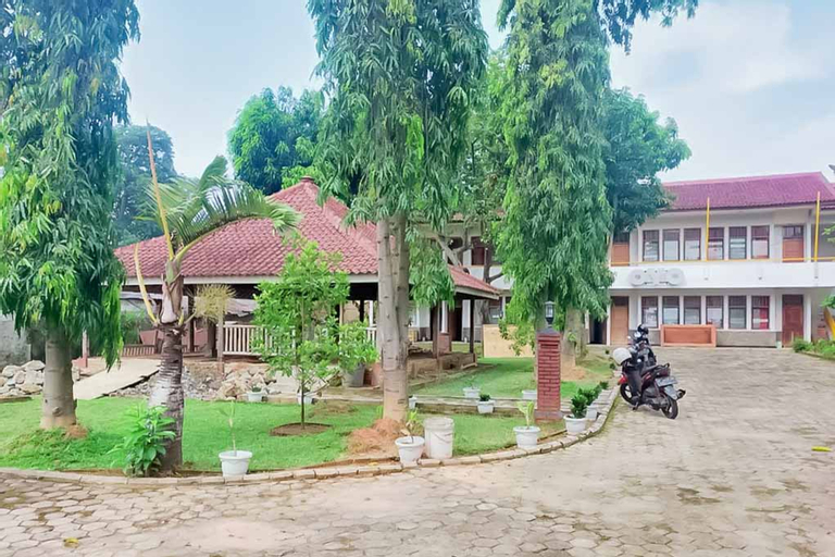 Exterior & Views 2, Rumah Pahoman Syariah Mitra RedDoorz, Bandar Lampung