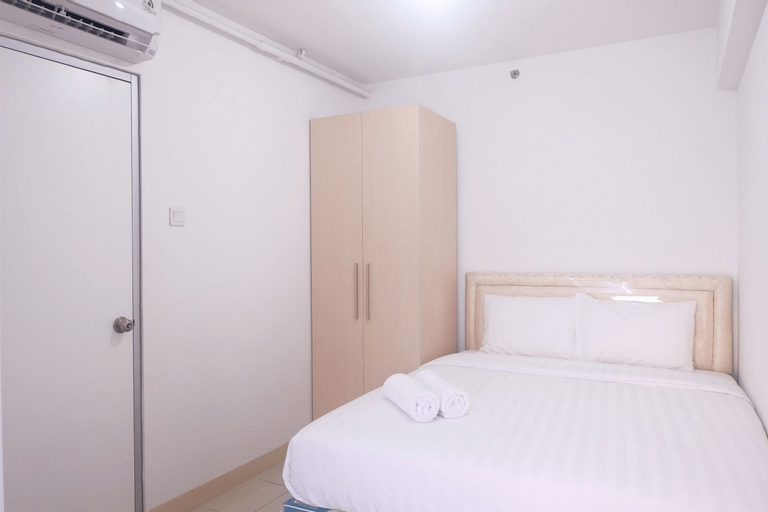 Bedroom 5, 2 BR Cozy Baywalk Apartment At Green Bay By Travelio, North Jakarta