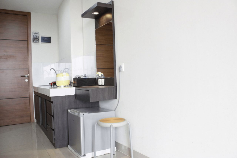 Bathroom 4, Scenic Studio at Beverly Dago Apartment near Sabuga By Travelio, Bandung