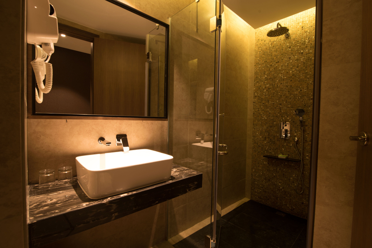 Bathroom 5, ESKA HOTEL, Batam