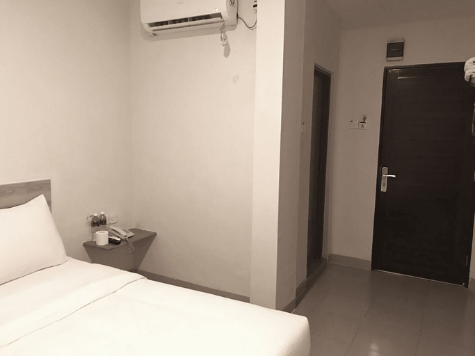 Bathroom 5, The Music Hotel, Batam